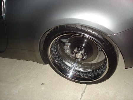 S8-Nisan-350-z-et-jantes-plexi-de-loin-seulement-76471.jpg