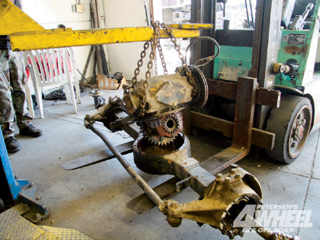 131_0901_03_z+25_ton_rockwell_axles+third_member.jpg