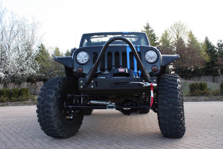 03-jeep-wrangler-apache-concept.jpg